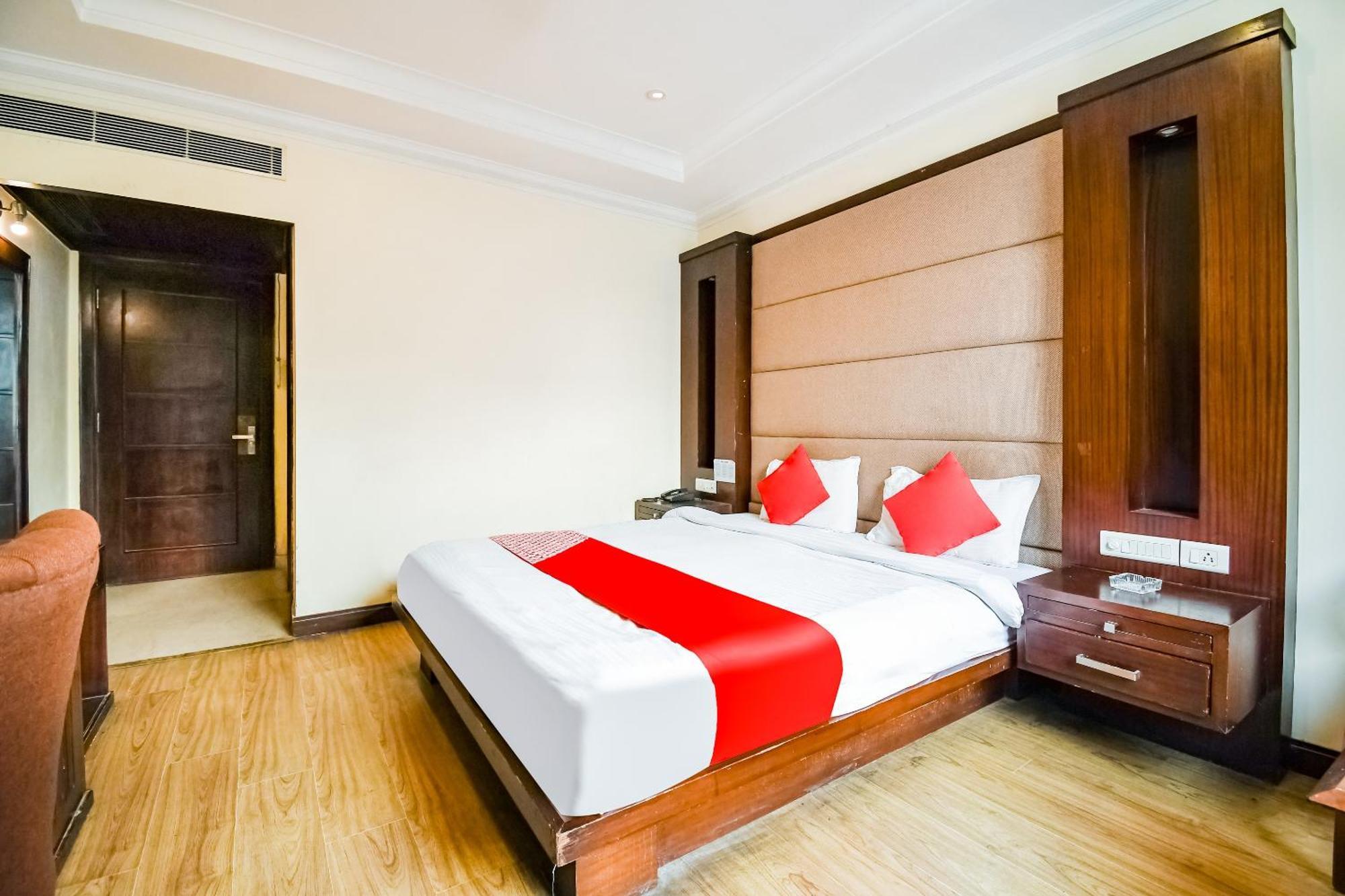 Hotel O Imperial New Delhi